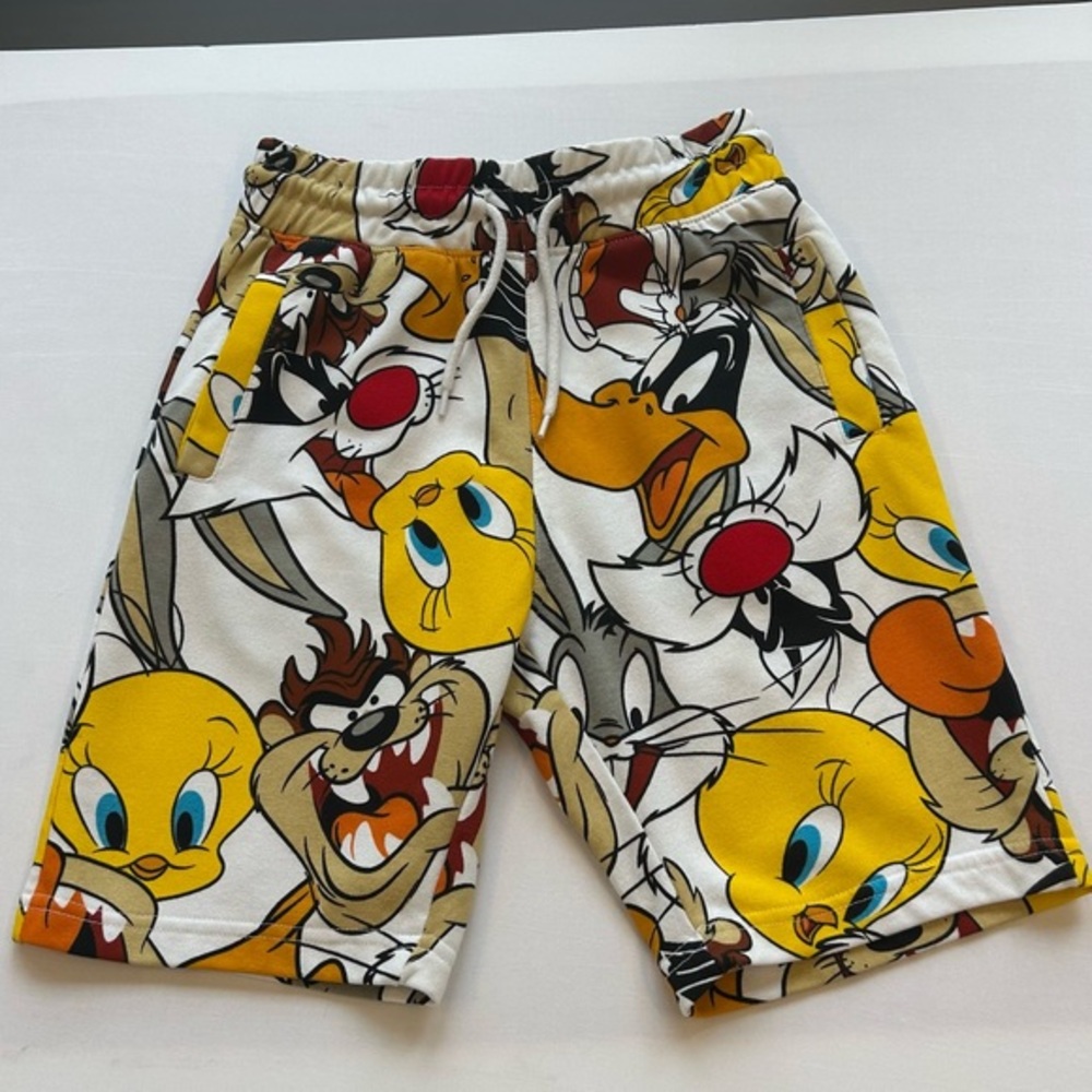 H and M Looney Tunes Character Print Elasticized Sweat Shorts Mens Size XS